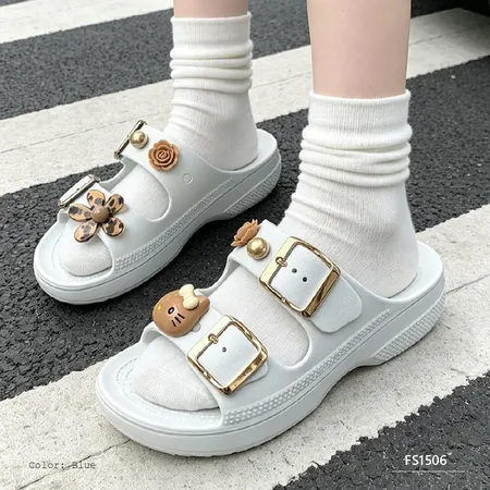 Ilaria Shore Women's Slippers