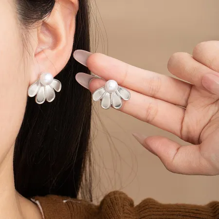 Elegant Flower Plated Pearl Stud Earring
