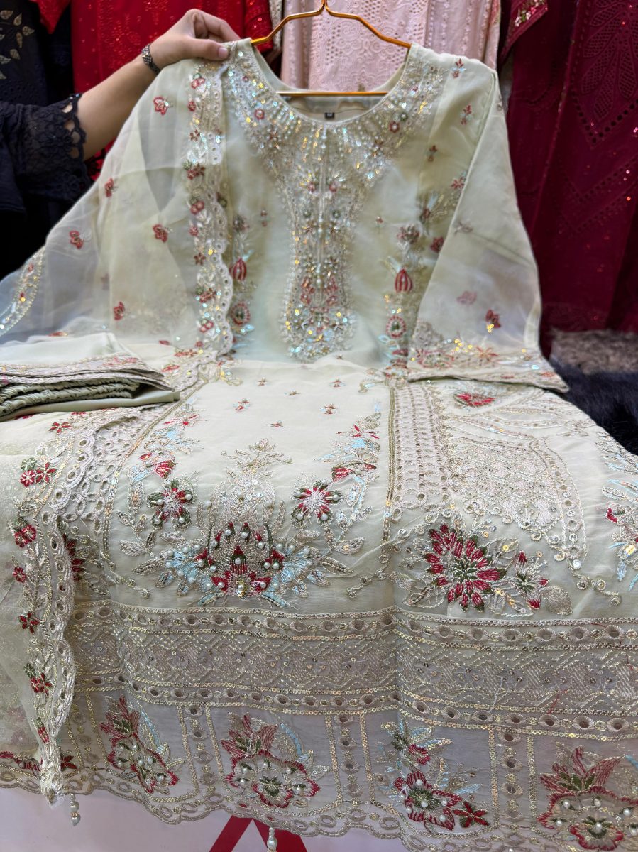 Gold Jimicho Party Set with Handcrafted Detailing