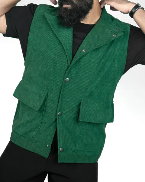Basics Cord Gilet In Bottle Green
