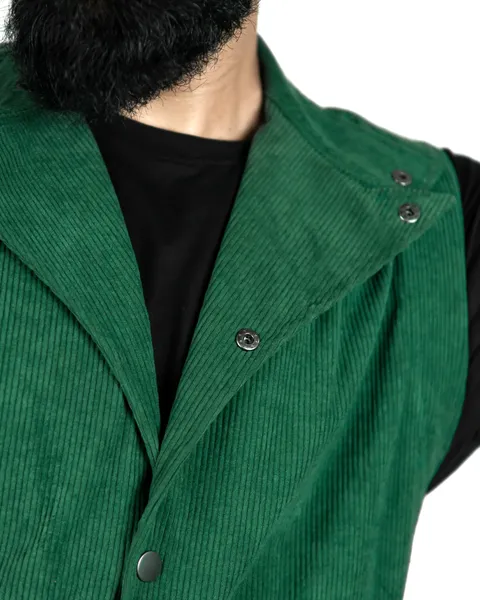 Basics Cord Gilet In Bottle Green