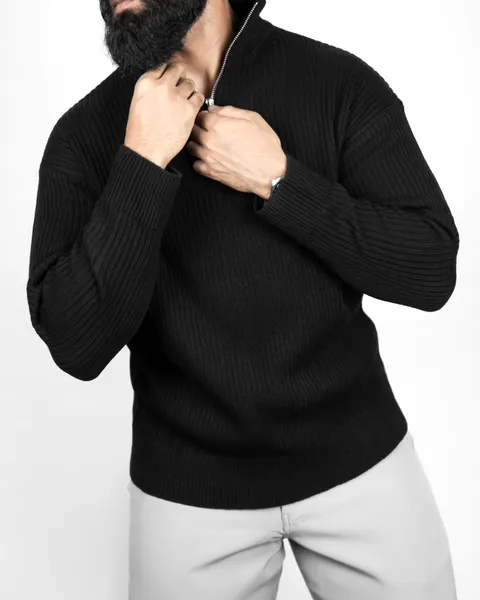 Basics Q-Zip Sweater in Black Colorway