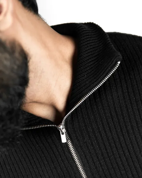 Basics Q-Zip Sweater in Black Colorway