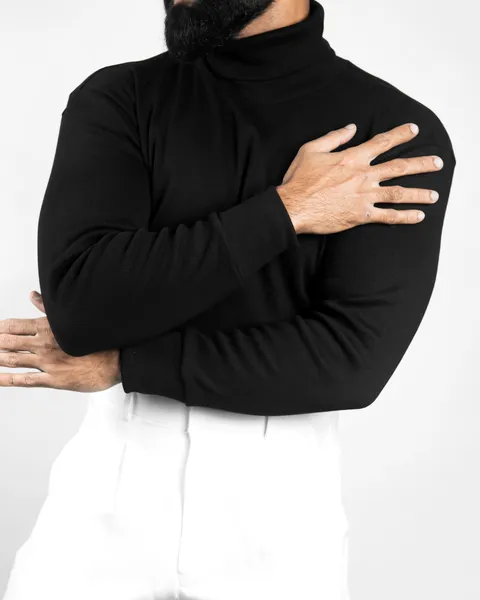 Basics Turtleneck in Black