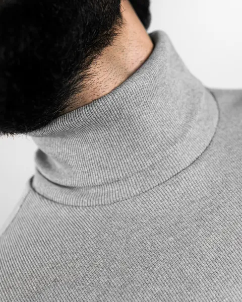 Basics Turtleneck in Grey
