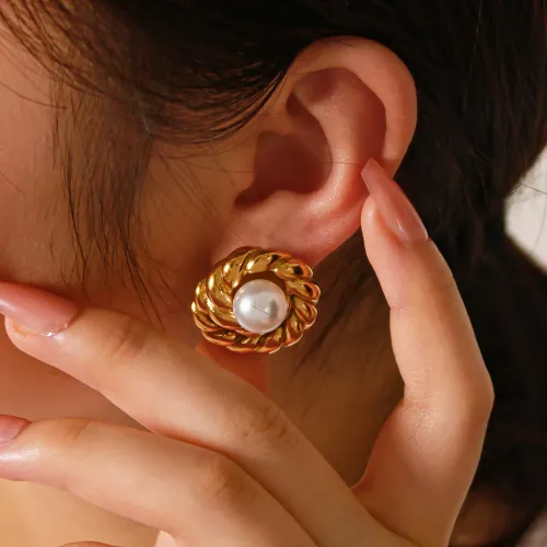 Retro Round Twist Pearl Earring