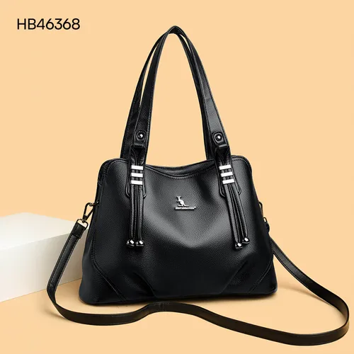 Capacious shoulder bag 