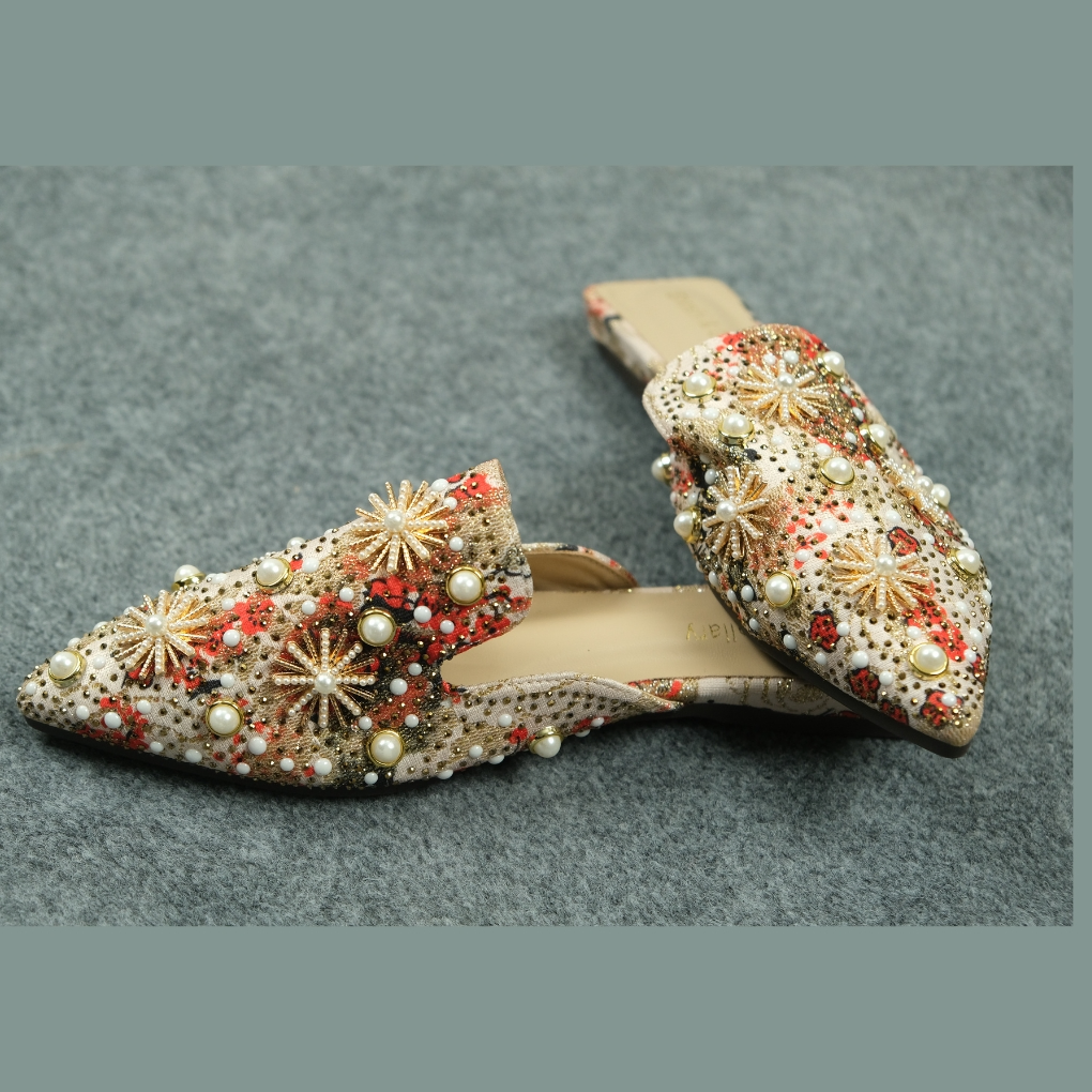 Pearl-Embellished Pointed-Toe Flat Mules – Beige