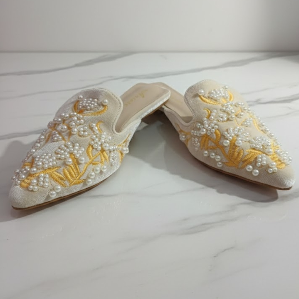 Autose Cream Velvet Pearl-Embroidered Pointed-Toe Flat Mules