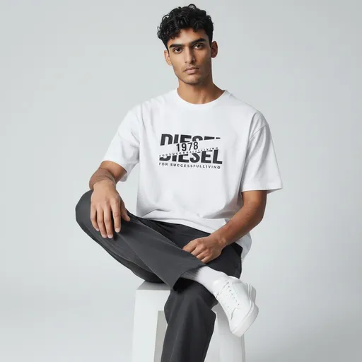 WHITE REGAL FIT T-SHIRT