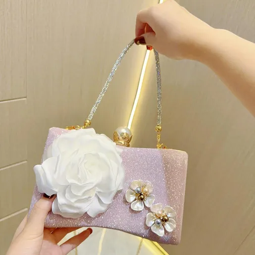 Niche Ladies Party Pearls Flower Clutch Bag