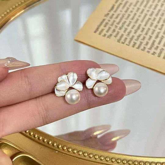 Freshwater Peral Flower Studs Earrings