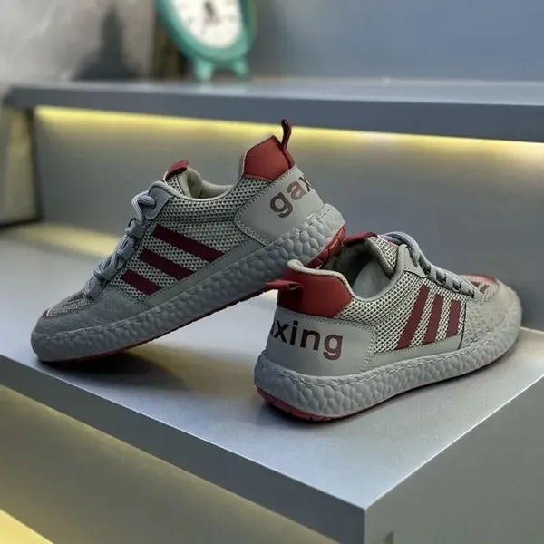 VERSATILE SOFT-SOLED BREATHABLE CASUAL SHOE 9902GYR