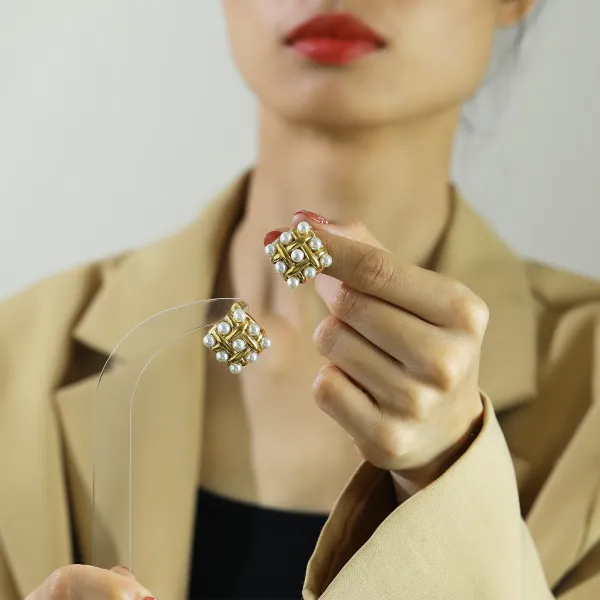 Trendy Korean Pearl Stud Earring