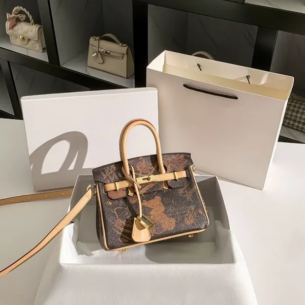 Graffiti Bear Large Capacity Platinum sholder Bag