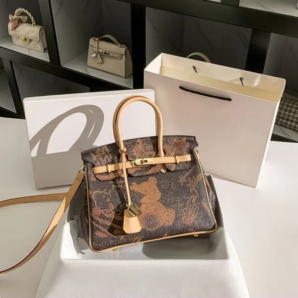 Graffiti Bear Large Capacity Platinum sholder Bag