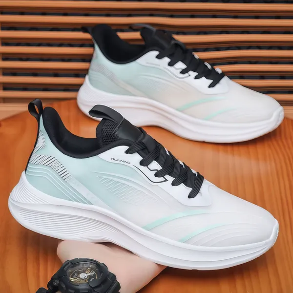 Fashionable Lightweight Sports Shoes