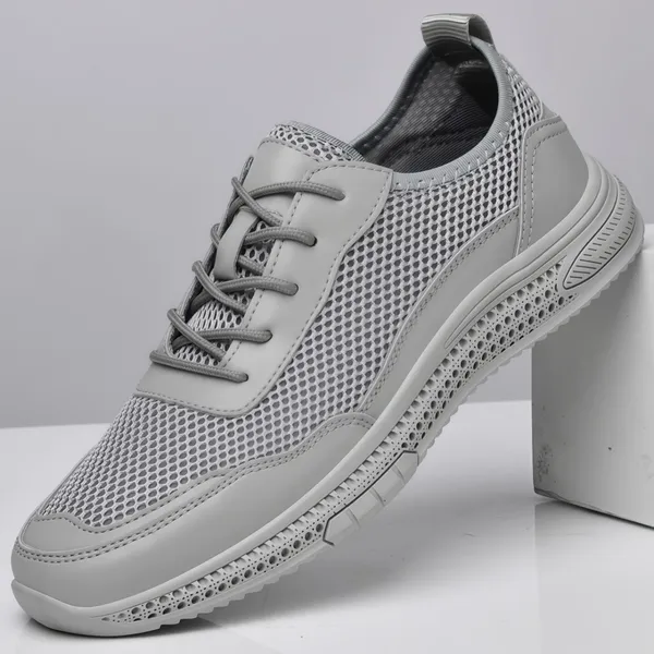 Fashionable Soft Soled Sports Shoes
