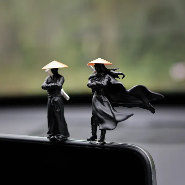 Samurai Warrior Dashboard Ornament – Japanese Style Car Decoration ⚔️🖤