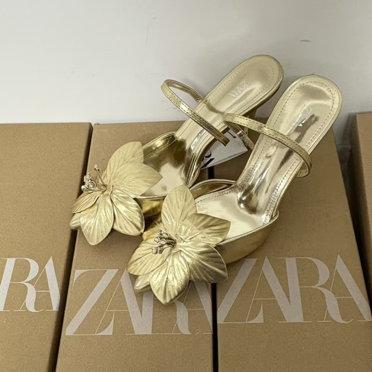  METALLIC PLATING, FLORAL POINTED TOE STILLETOS 